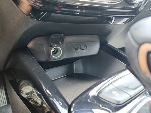 Used 2026 Chevrolet Trax LT FWD image 21