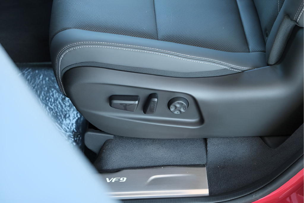 New 2024 VinFast VF 9 Plus AWD/4WD image 16