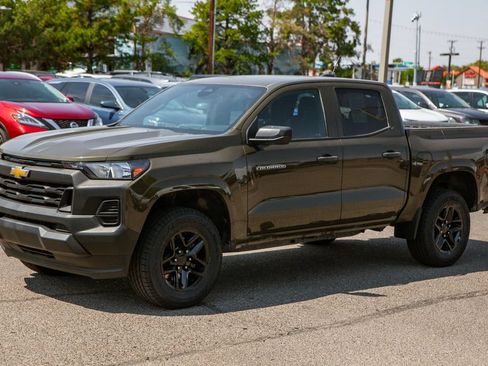 Used 2023 Chevrolet Colorado W/T RWD image 9