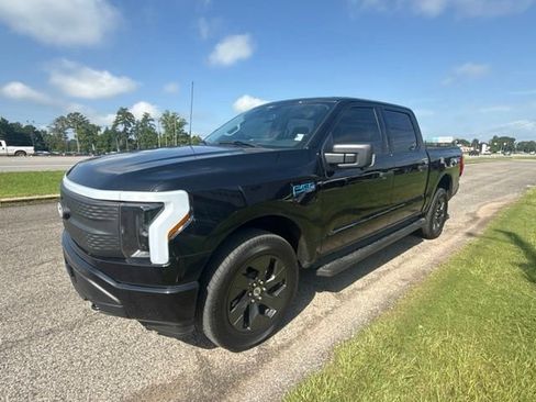 Used 2025 Ford F150 Lightning XLT AWD/4WD image 5