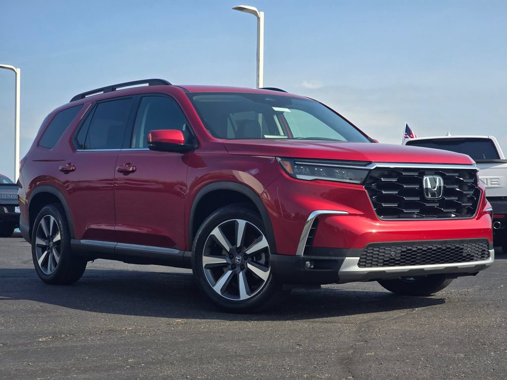Certified 2025 Honda Pilot Touring image 2