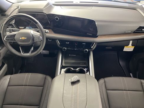 New 2026 Chevrolet Suburban High Country AWD/4WD image 18