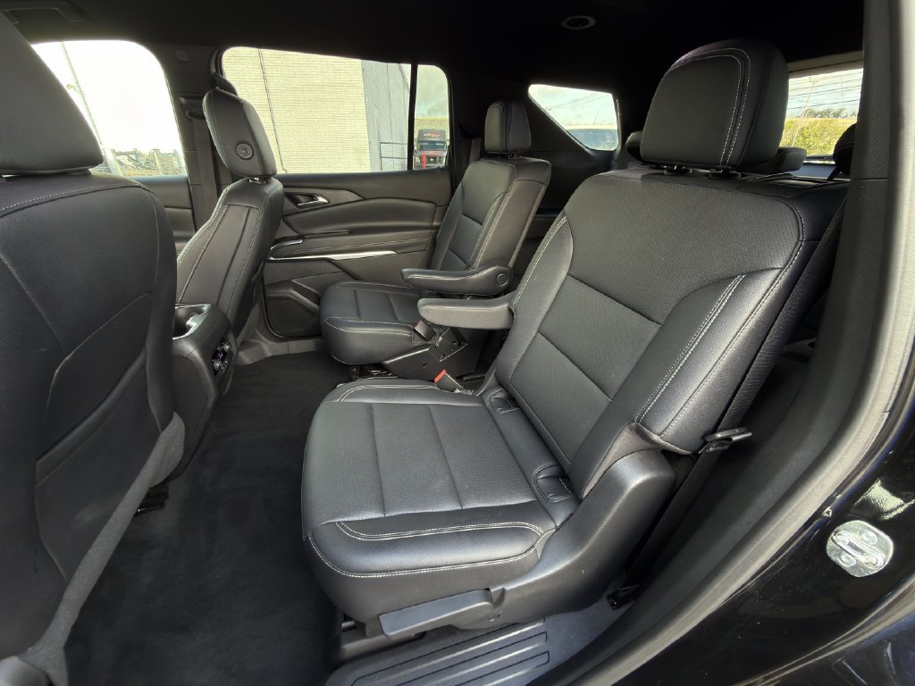 Used 2025 Chevrolet Traverse LT FWD image 25