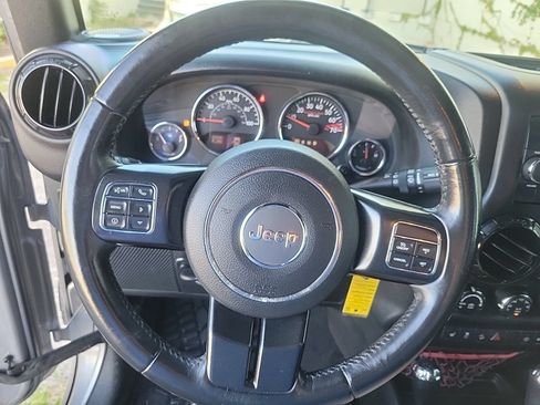 Used 2018 Jeep Wrangler Unlimited Rubicon AWD/4WD image 29