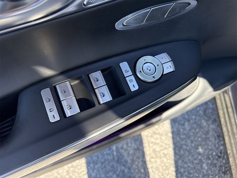 Used 2023 Genesis GV70 3.5T Sport w/ Winter Weather Package image 15