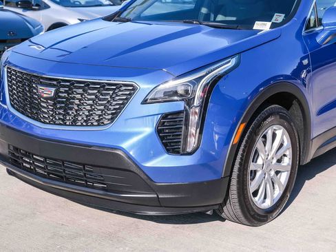 Used 2023 Cadillac XT4 Luxury w/ Driver Awareness Package FWD image 11