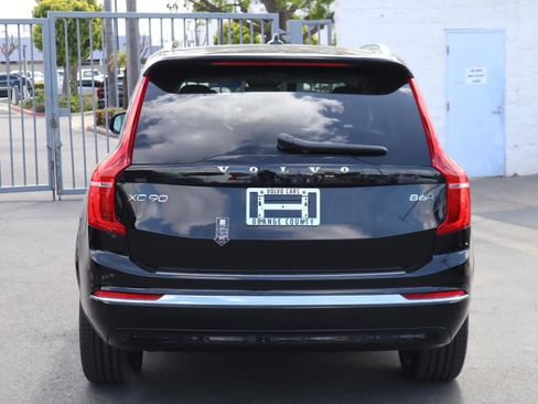 Certified 2024 Volvo XC90 B6 Ultimate image 17
