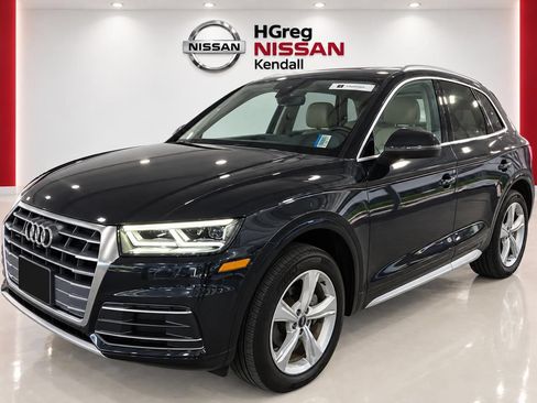 Used 2020 Audi Q5 2.0T Premium Plus w/ Premium Plus Package AWD/4WD image 3