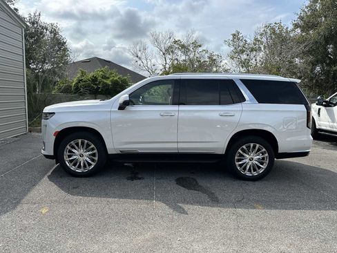 Used 2023 Cadillac Escalade Premium Luxury AWD/4WD image 3