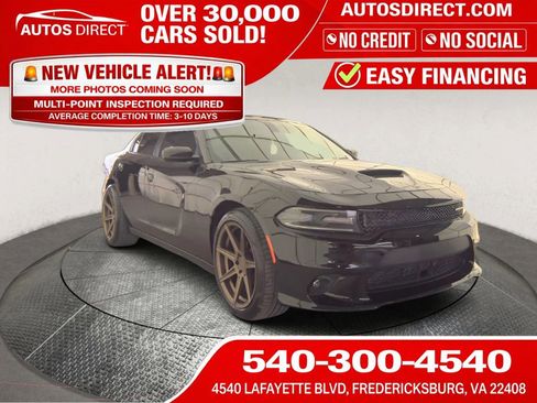 Used 2023 Dodge Charger SXT w/ Blacktop Package RWD image 1