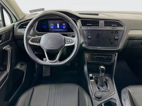 Used 2022 Volkswagen Tiguan SE image 22