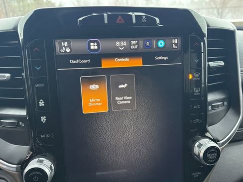 Used 2024 RAM 2500 Laramie image 32