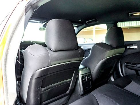 Used 2022 Dodge Charger R/T w/ Blacktop Package image 28