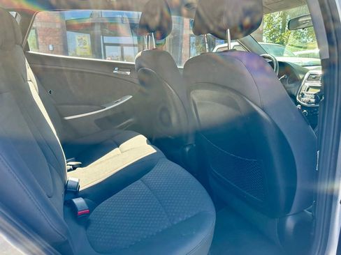 Used 2012 Hyundai Accent SE image 14