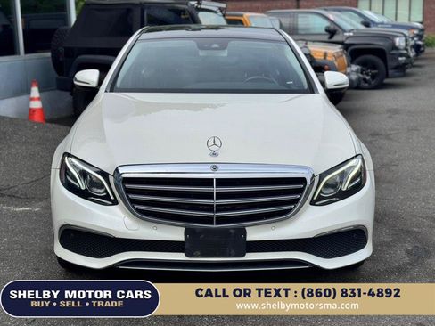 Used 2017 Mercedes-Benz E 300 4MATIC image 2