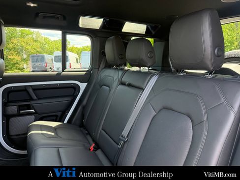 Used 2023 Land Rover Defender 110 V8 AWD/4WD image 22