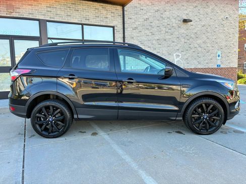 Used 2018 Ford Escape SE w/ SE Sport Appearance Package AWD/4WD image 6