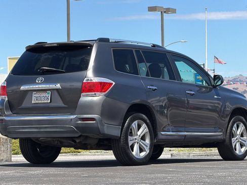 Used 2013 Toyota Highlander Limited FWD image 5