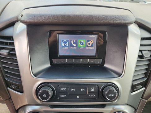 Used 2015 Chevrolet Suburban LS RWD image 32