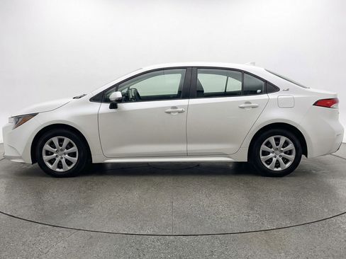 Used 2025 Toyota Corolla LE FWD image 5