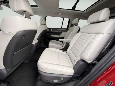 Used 2025 Hyundai Santa Fe Calligraphy image 16