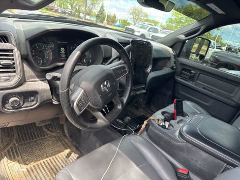 Used 2024 RAM 3500 Tradesman w/ Chrome Appearance Group AWD/4WD image 4