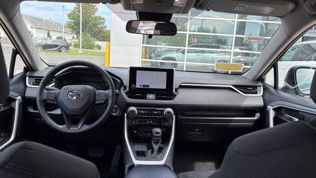 Used 2025 Toyota RAV4 XLE AWD/4WD image 24