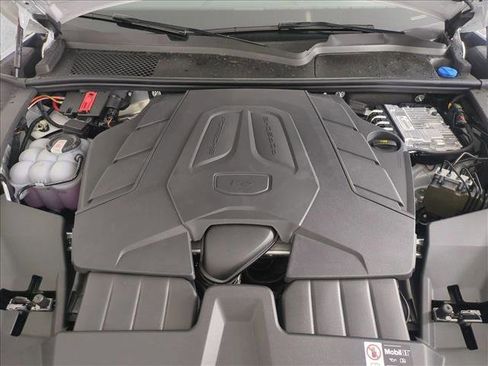 New 2026 Porsche Cayenne image 28