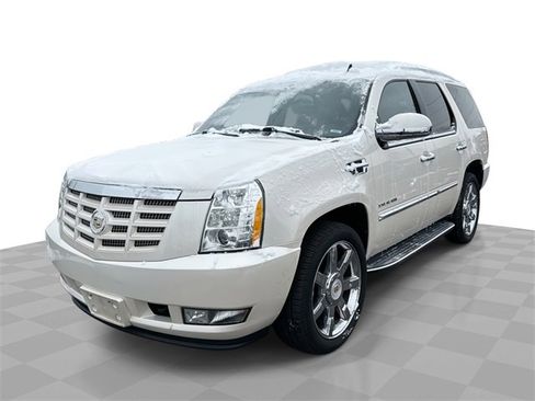 Used 2013 Cadillac Escalade Luxury image 1