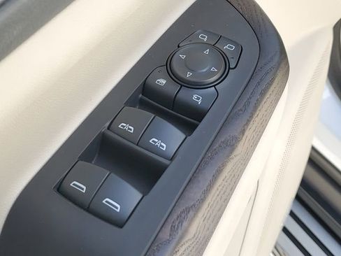 Certified 2023 GMC Acadia Denali w/ Denali Ultimate Package image 23