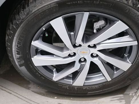 Used 2024 Chevrolet Equinox LT image 29