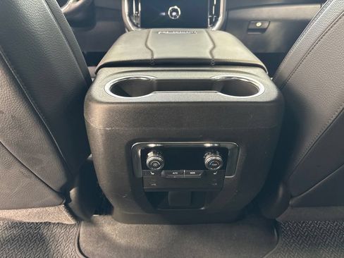 Used 2025 GMC Yukon XL Denali AWD/4WD image 59