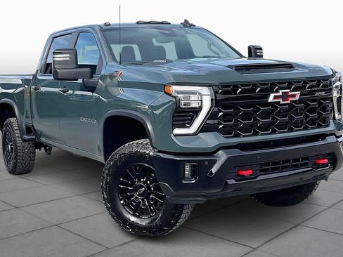 Used 2026 Chevrolet Silverado 2500 ZR2 image 3