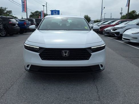 Used 2023 Honda Accord EX image 9