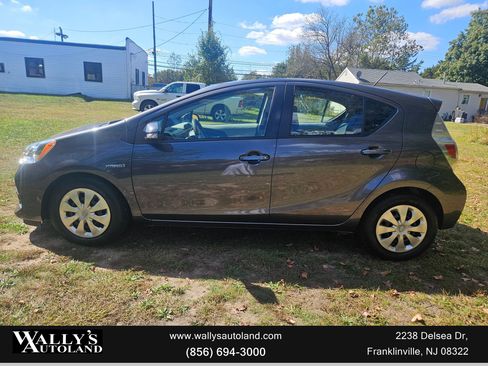 Used 2012 Toyota Prius C One image 5