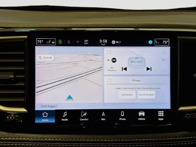 Used 2025 Chrysler Pacifica Limited FWD image 16