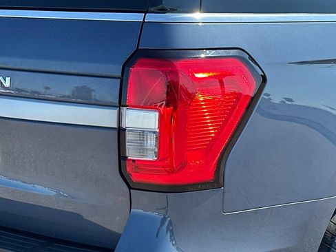 Used 2023 Ford Expedition XLT AWD/4WD image 27