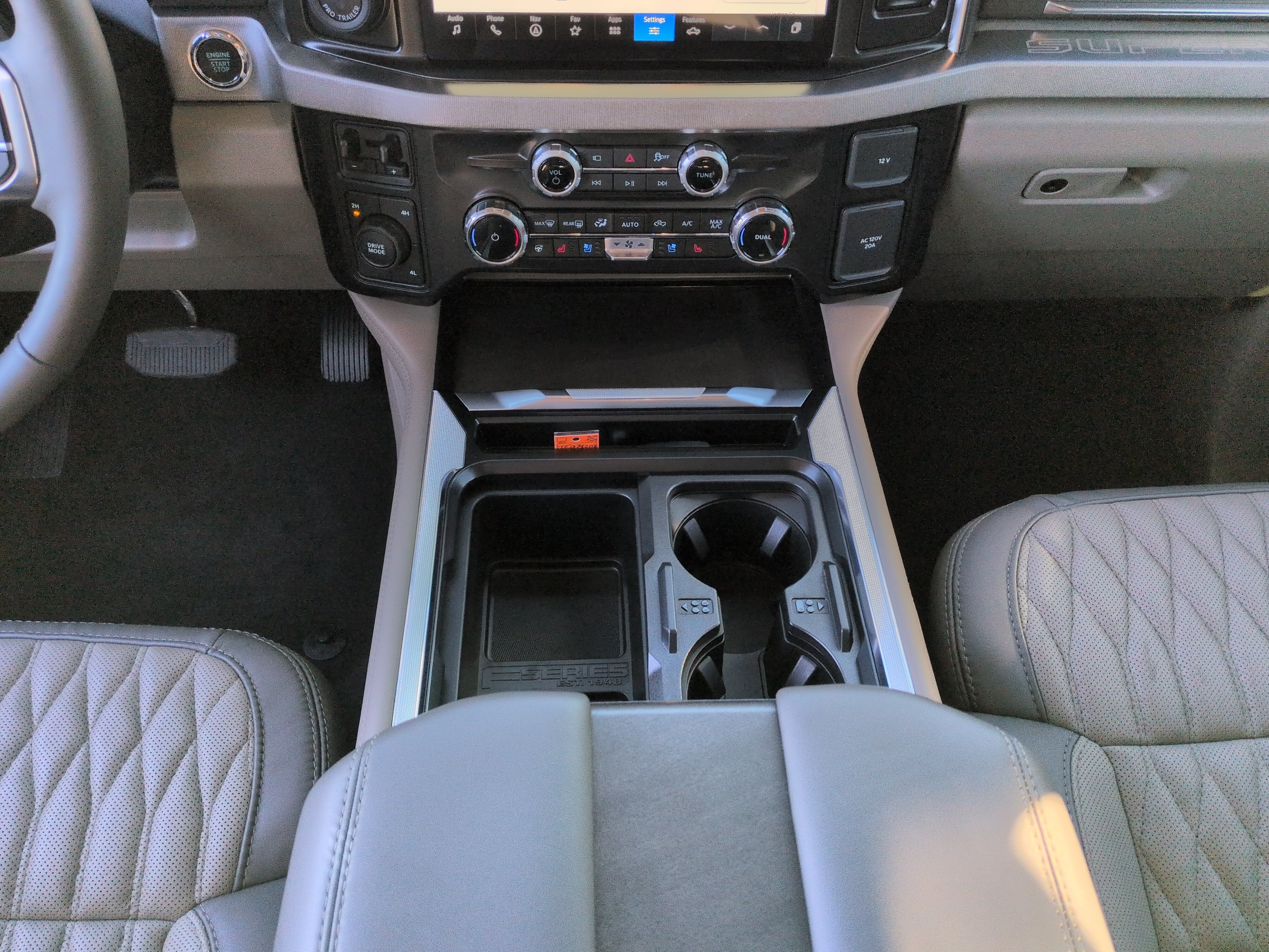 Used 2026 Ford F450 Platinum w/ Platinum Plus Package AWD/4WD image 18