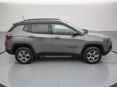 Used 2022 Jeep Compass Trailhawk w/ Sun and Sound Group AWD/4WD image 3