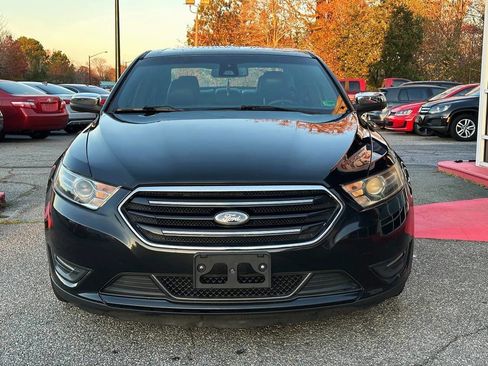 Used 2014 Ford Taurus Limited w/ Equipment Group 301A image 8