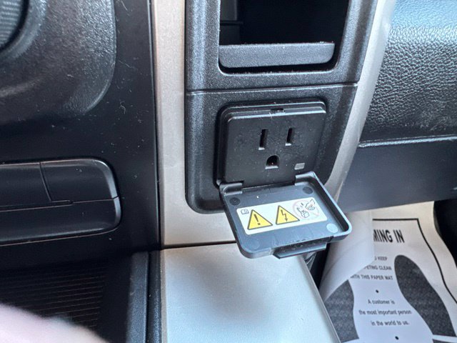 Used 2017 RAM 1500 Classic SLT RWD image 40