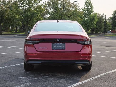 Certified 2025 Honda Accord SE image 19