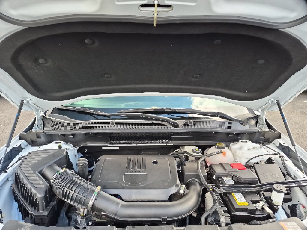 Used 2025 Chevrolet Blazer LT FWD image 32