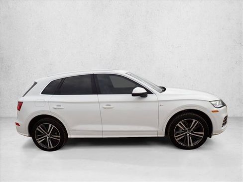 Used 2020 Audi Q5 e Premium Plus w/ Premium Plus Package AWD/4WD image 5