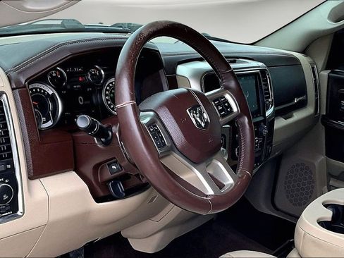 Used 2018 RAM 1500 Laramie image 18