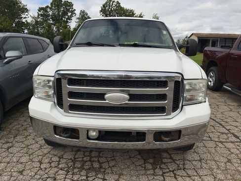 Used 2005 Ford F250 XL image 2