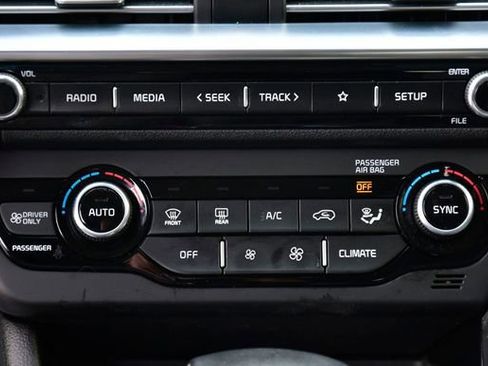 Certified 2022 Kia Niro LXS image 20