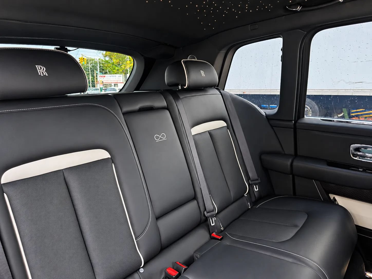 Used 2020 Rolls-Royce Cullinan Black Badge AWD/4WD image 45
