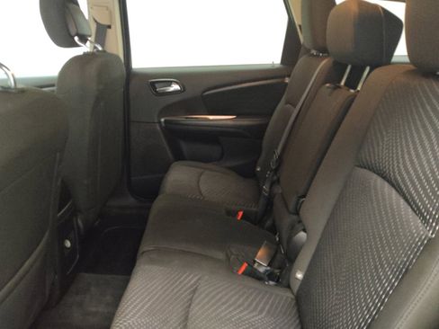 Used 2019 Dodge Journey SE w/ Connectivity Group FWD image 18