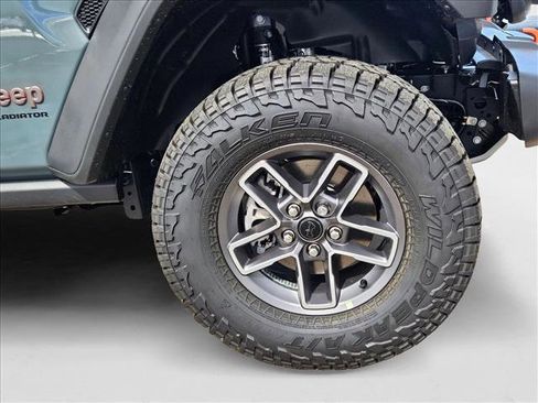 New 2025 Jeep Gladiator Mojave w/ Convenience Group image 10